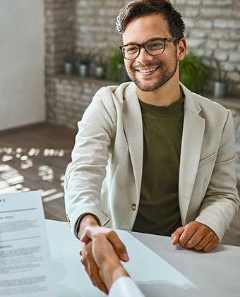How to Dress for An Interview: A Guide to Men for Spring and Summer 2024